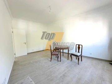 Apartamento T4 para Arrendamento em Almada, Cova da Piedade, Pragal e Cacilhas