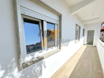 Apartamento T4 para Arrendamento em Almada, Cova da Piedade, Pragal e Cacilhas