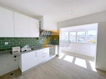 Apartamento T4 para Arrendamento em Almada, Cova da Piedade, Pragal e Cacilhas