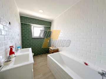 Apartamento T4 para Arrendamento em Almada, Cova da Piedade, Pragal e Cacilhas