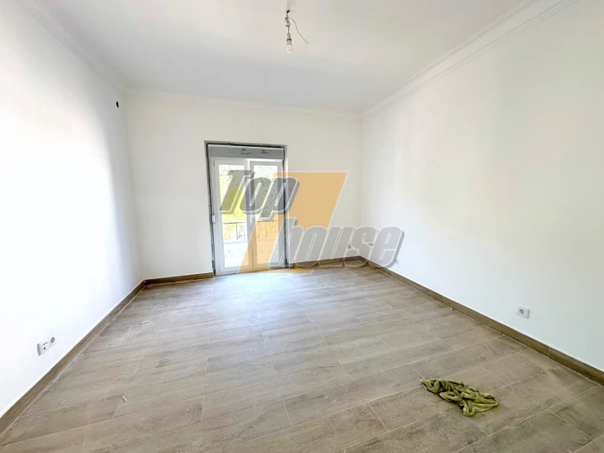 Apartamento T4 para Arrendamento em Almada, Cova da Piedade, Pragal e Cacilhas Foto 7