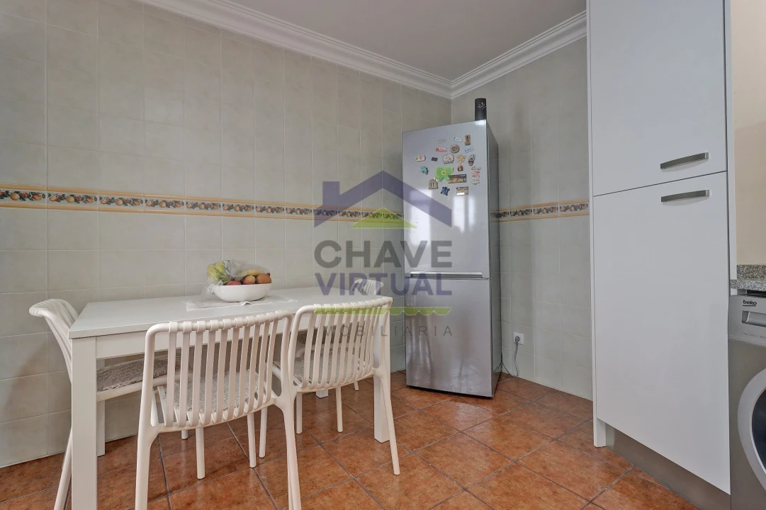 Apartamento T2 para Venda em Reguengo Grande Foto 14