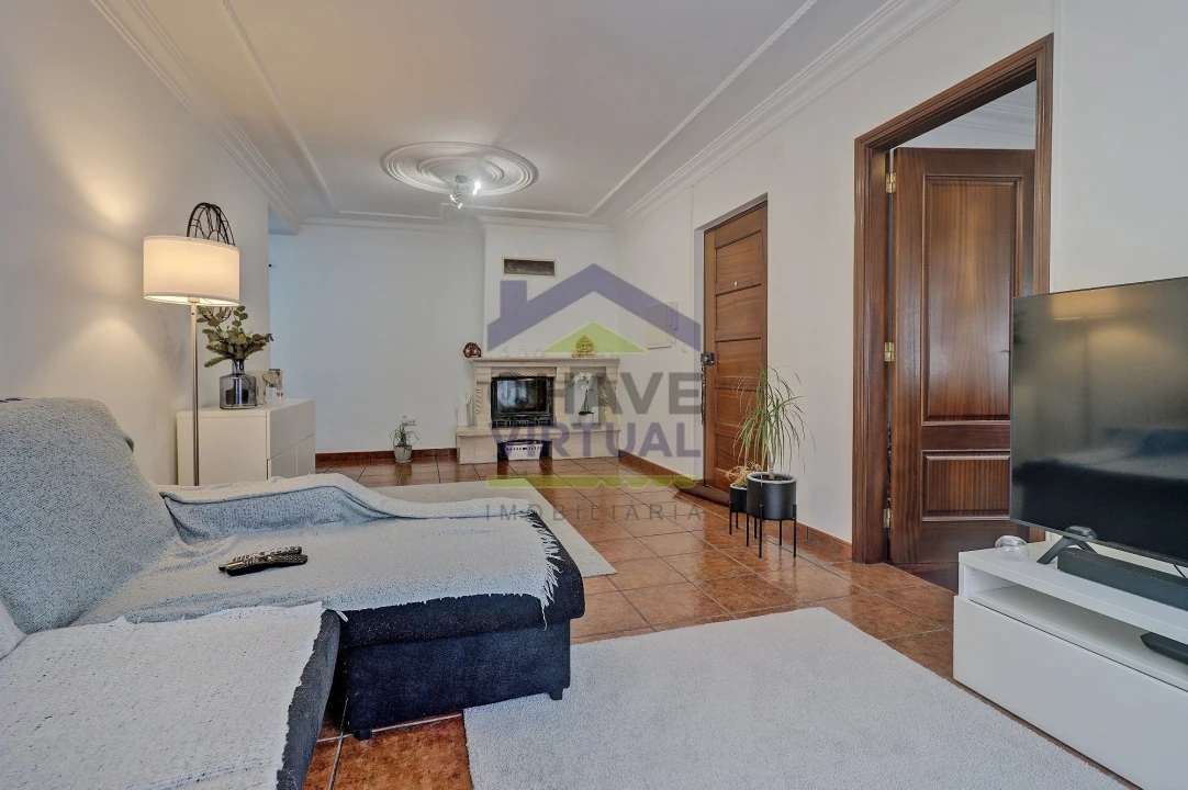 Apartamento T2 para Venda em Reguengo Grande Foto 5