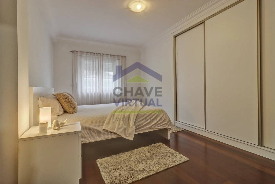 Apartamento T2 para Venda em Reguengo Grande Foto 17
