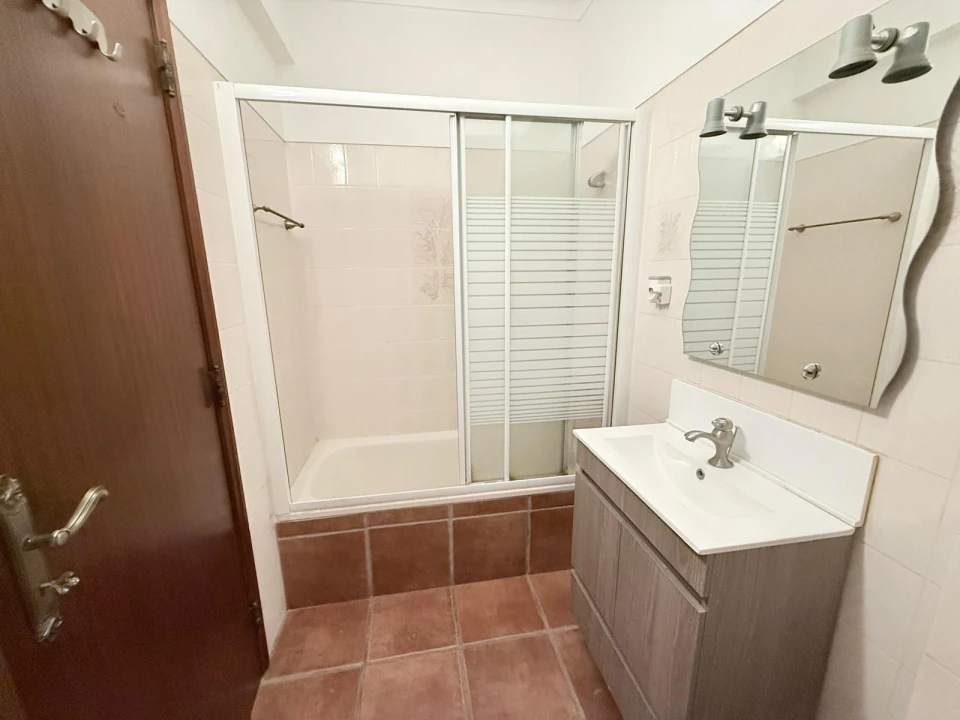 Apartamento T2 para Venda em Gambia-Pontes-Alto da Guerra Foto 13