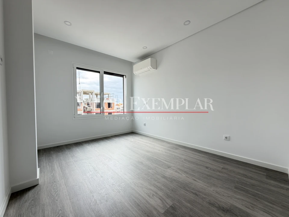 Apartamento T5 para Venda em Montijo e Afonsoeiro Foto 13