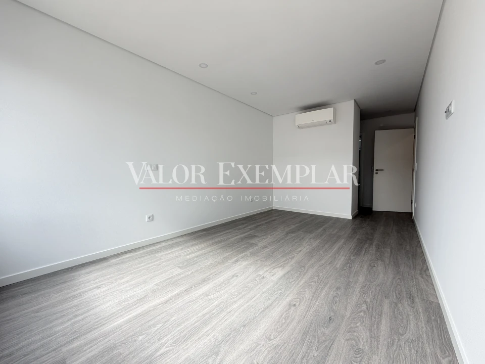 Apartamento T5 para Venda em Montijo e Afonsoeiro Foto 11