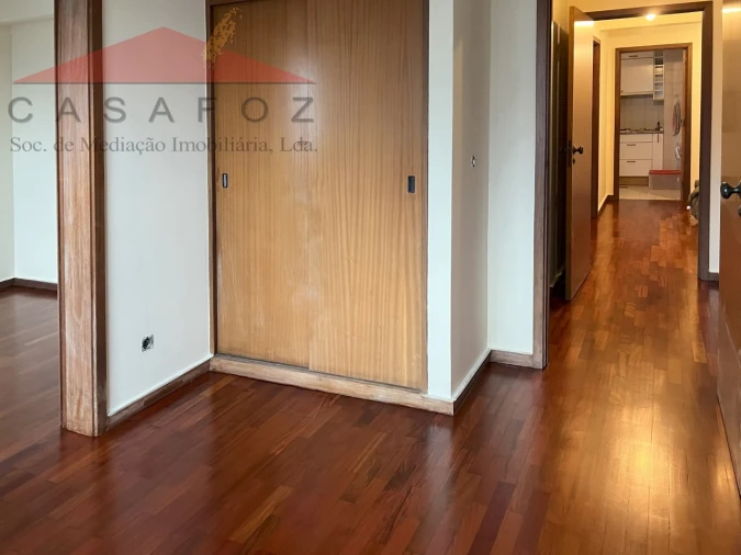 Apartamento T3 para Arrendamento em Ramalde Foto 12