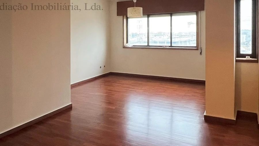 Apartamento T3 para Arrendamento em Ramalde