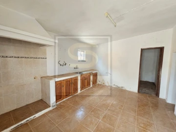 Moradia T4 para Venda em Lamas e Cercal