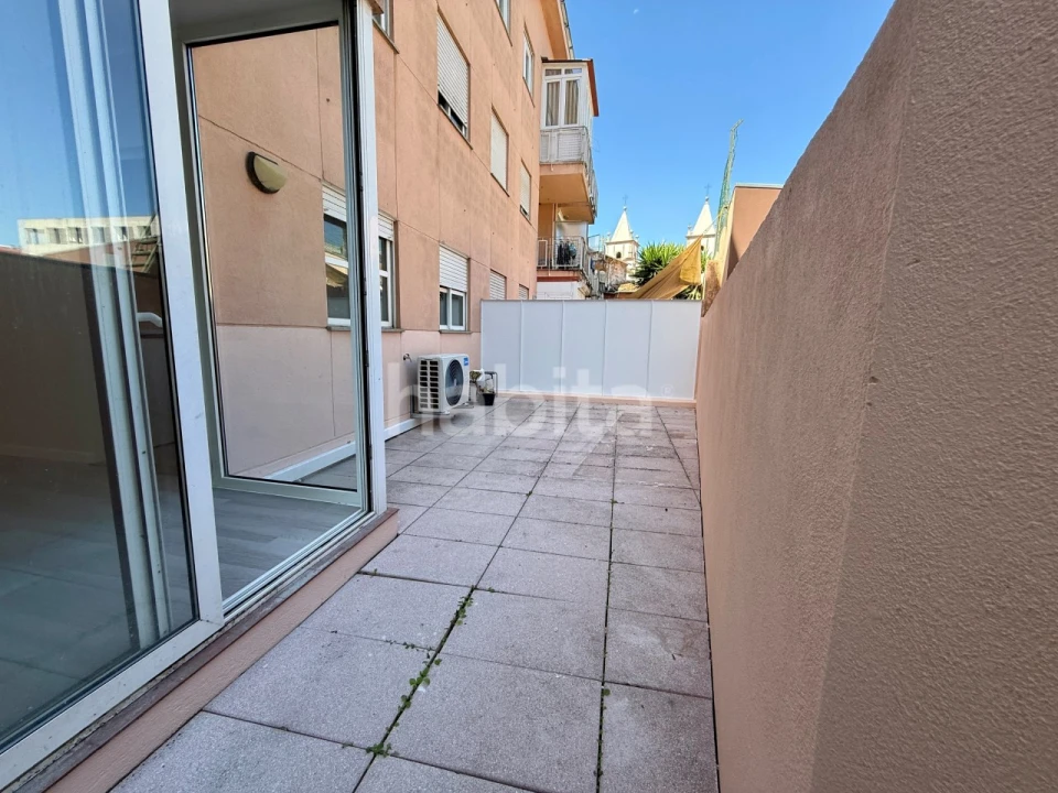 Apartamento T1 para Arrendamento em Paranhos Foto 8