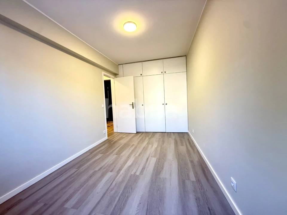 Apartamento T1 para Arrendamento em Paranhos Foto 6