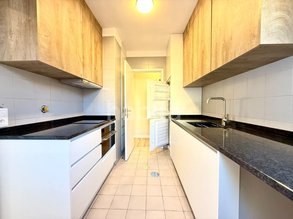 Apartamento T1 para Arrendamento em Paranhos Foto 5