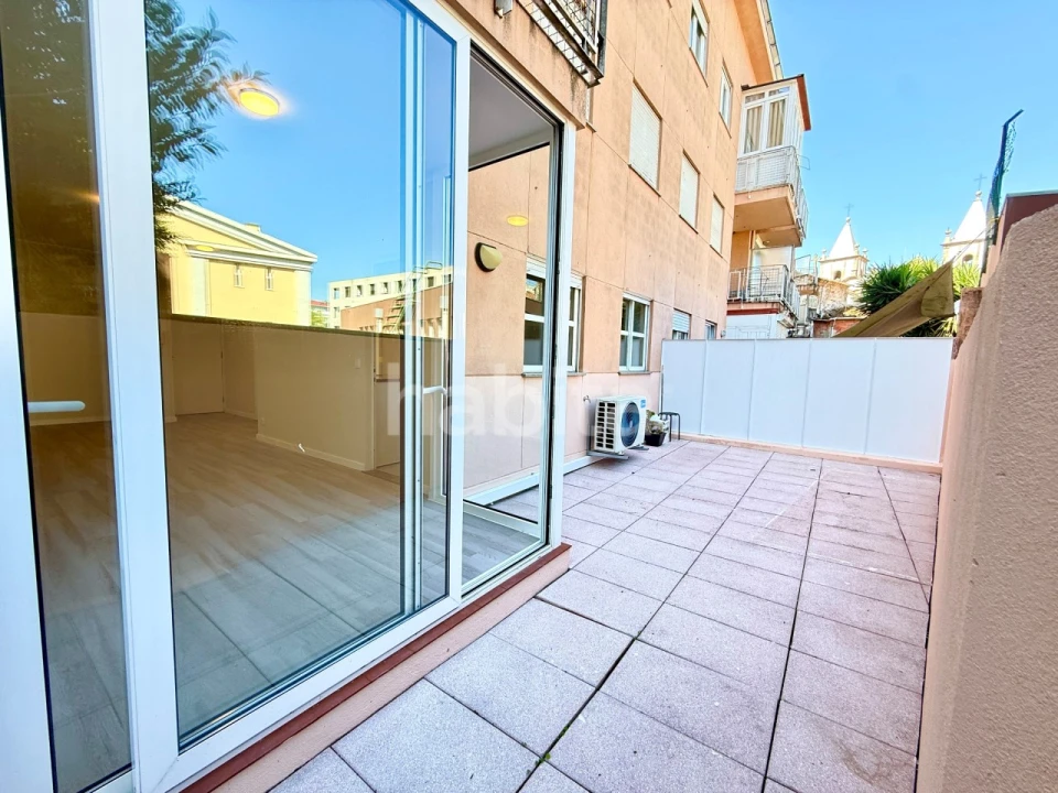 Apartamento T1 para Arrendamento em Paranhos Foto 1
