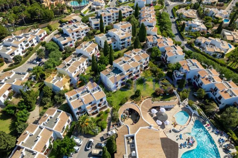 Apartamento T2 para Venda em Albufeira e Olhos de Água Foto 3