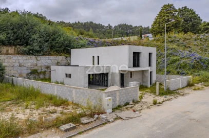 Terreno para Venda em Este (São Pedro e São Mamede)