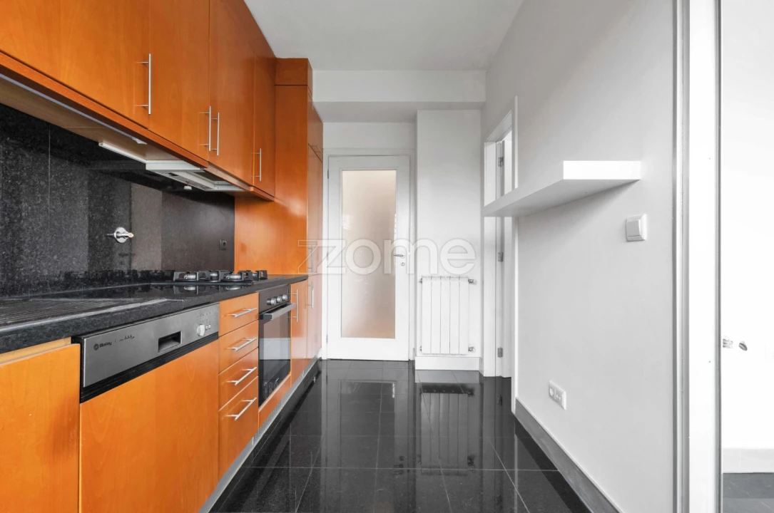 Apartamento T3 para Arrendamento em Custóias, Leça do Balio e Guifões Foto 8