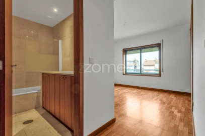 Apartamento T3 para Arrendamento em Custóias, Leça do Balio e Guifões