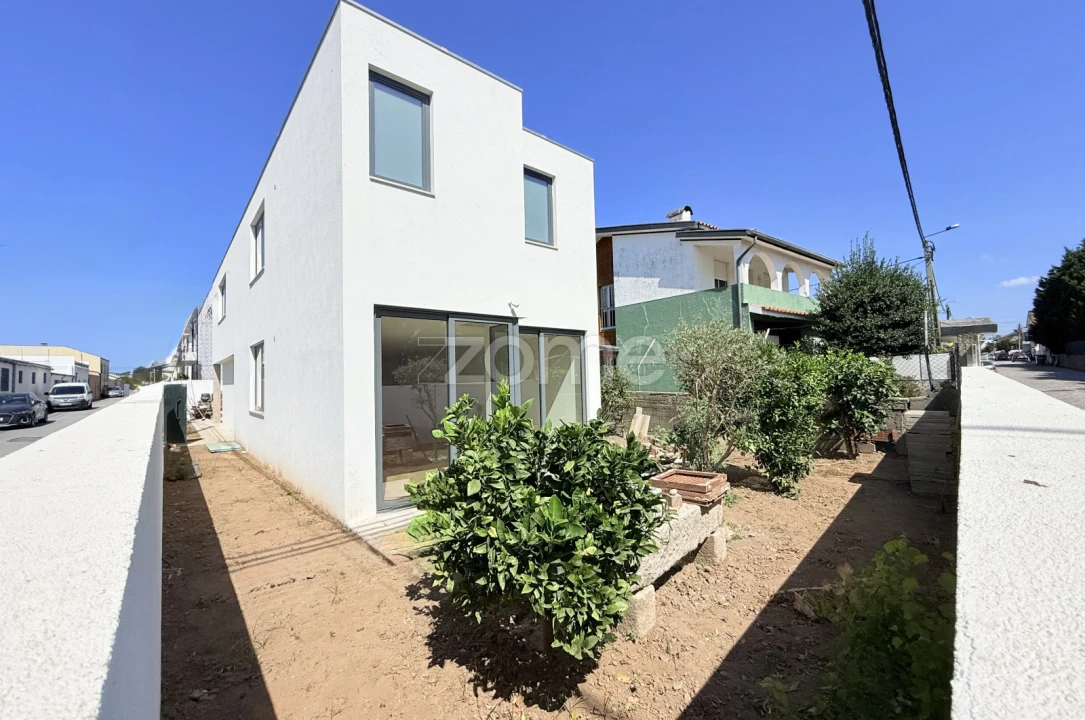 Moradia T3 para Venda em Perafita, Lavra e Santa Cruz do Bispo Foto 1