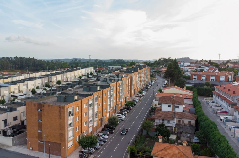 Apartamento T3 para Venda em Antas e Abade de Vermoim Foto 2