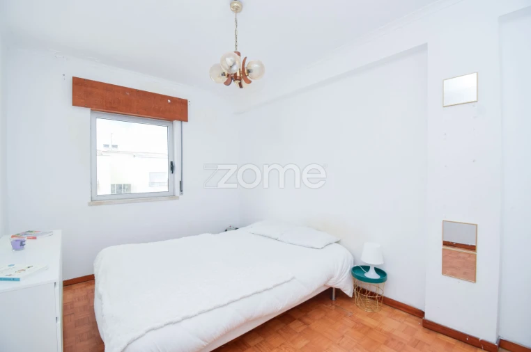 Apartamento T2 para Venda em São Domingos de Rana Foto 6
