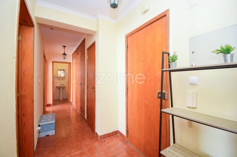 Apartamento T2 para Venda em São Domingos de Rana Foto 18