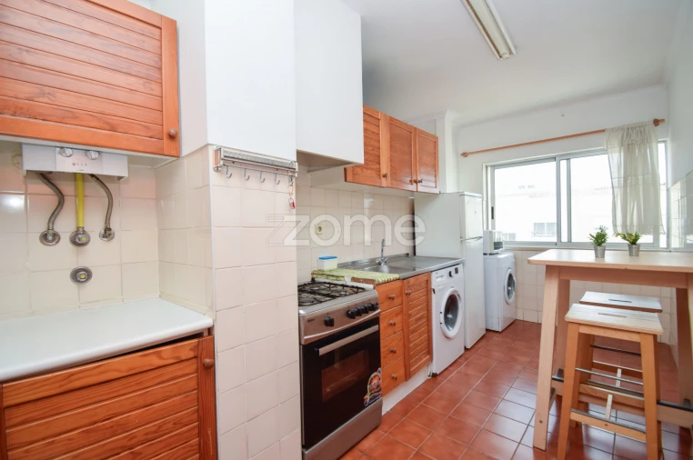 Apartamento T2 para Venda em São Domingos de Rana Foto 11