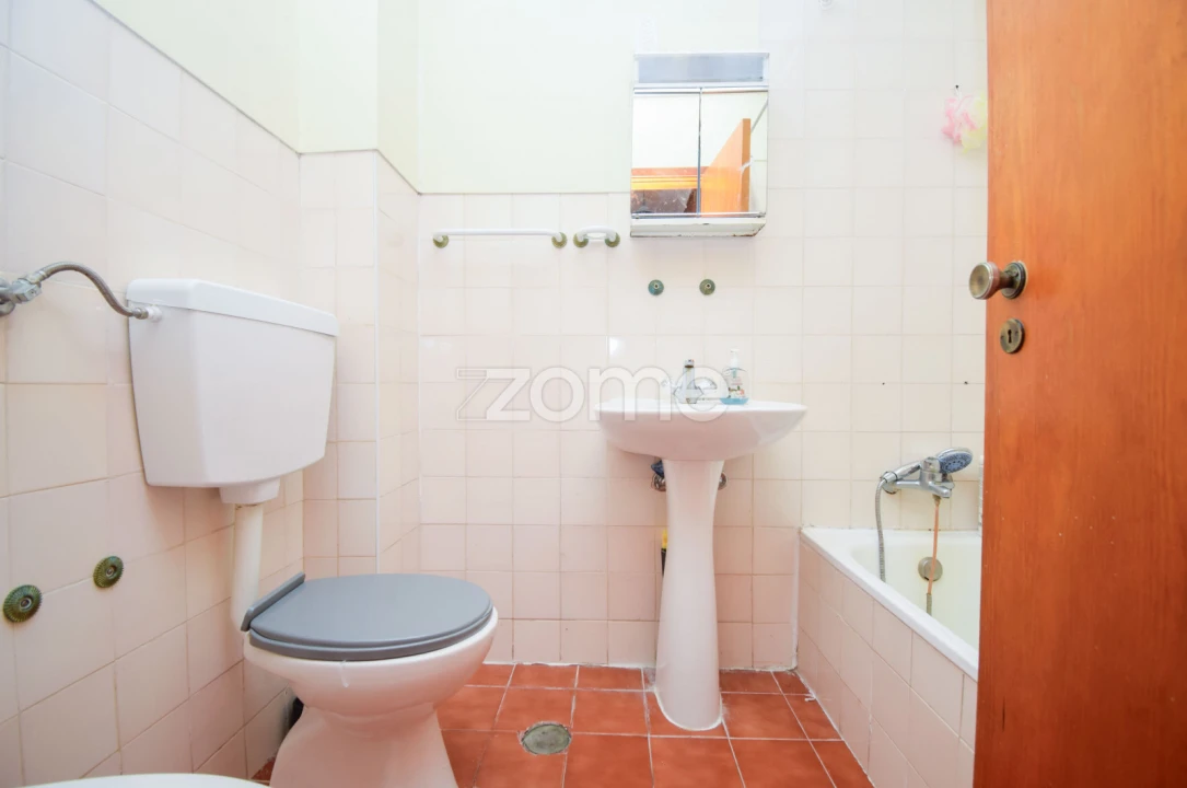 Apartamento T2 para Venda em São Domingos de Rana Foto 15