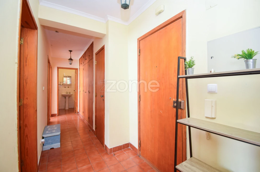 Apartamento T2 para Venda em São Domingos de Rana Foto 18