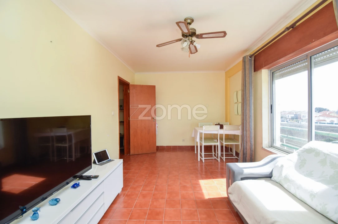 Apartamento T2 para Venda em São Domingos de Rana Foto 3