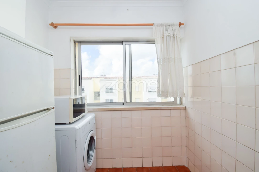 Apartamento T2 para Venda em São Domingos de Rana Foto 12