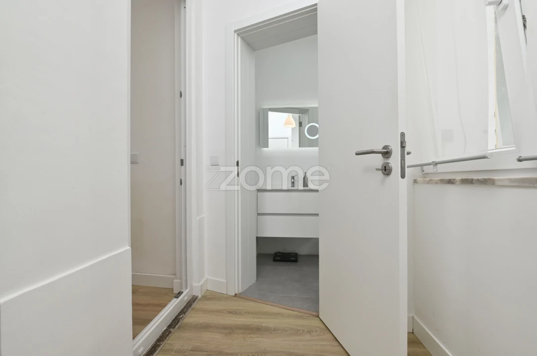 Apartamento T2 para Venda em Avenidas Novas Foto 11