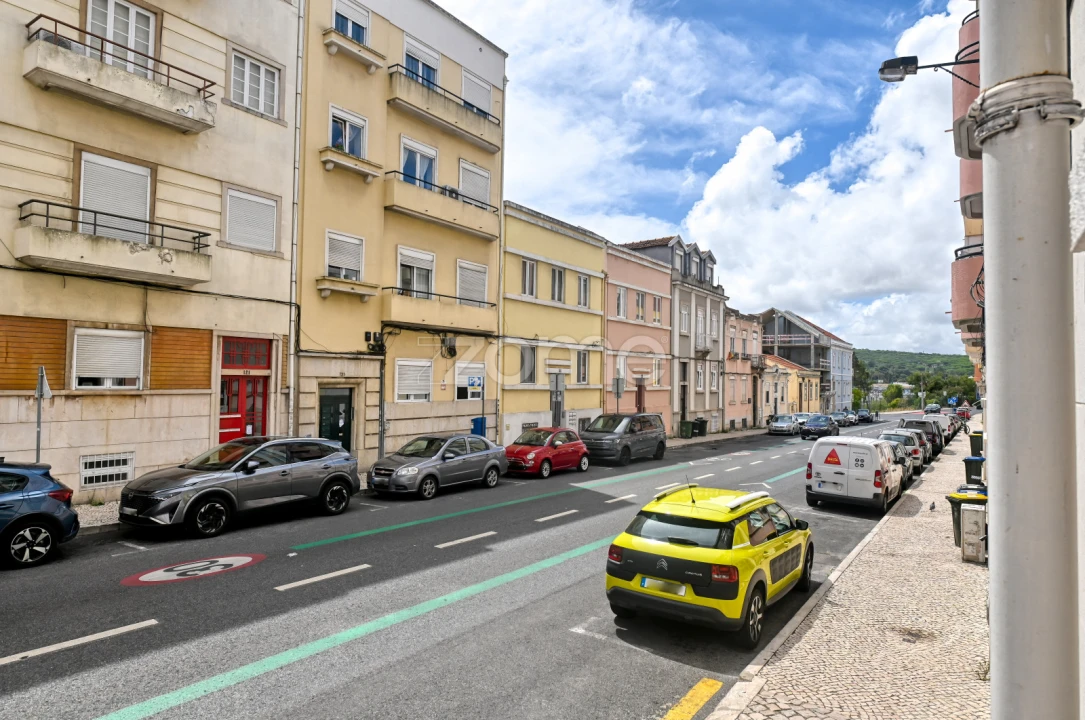Apartamento T2 para Venda em Avenidas Novas Foto 3