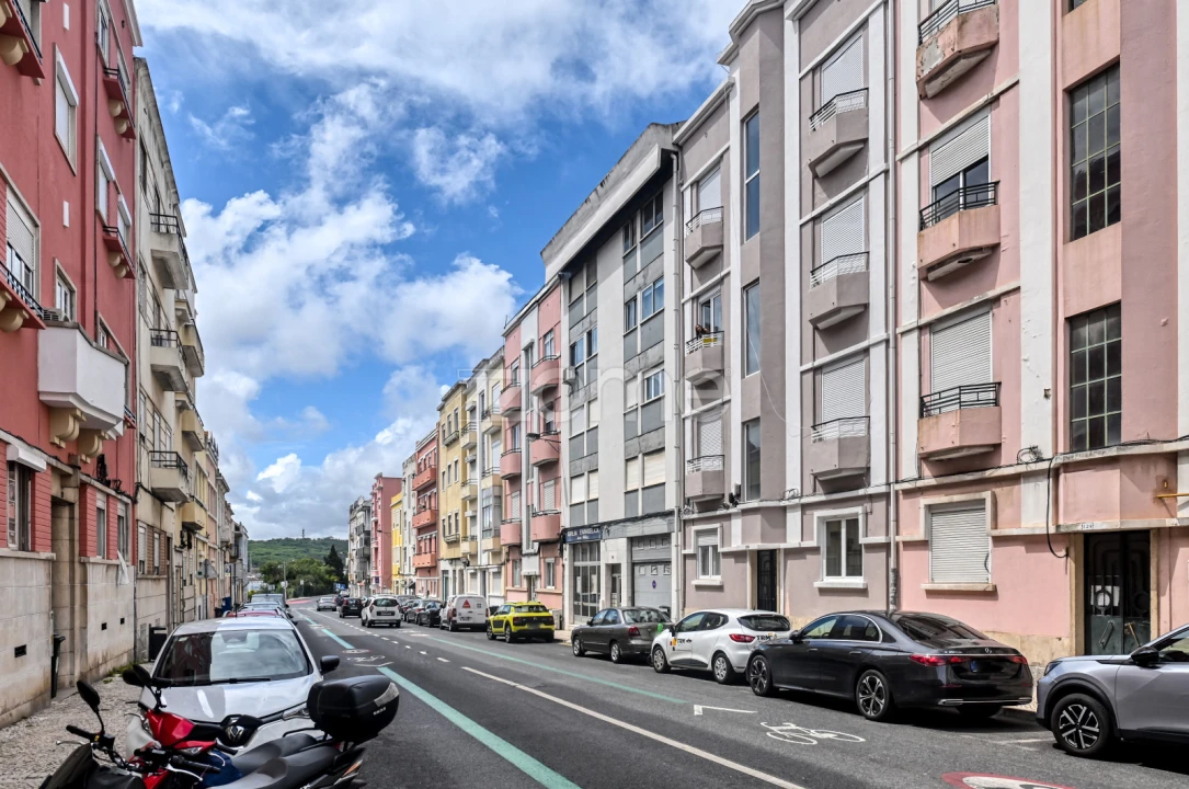 Apartamento T2 para Venda em Avenidas Novas Foto 2
