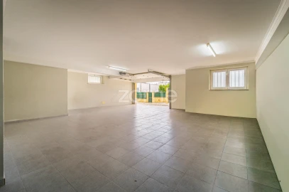 Moradia T4 para Venda em Alcabideche