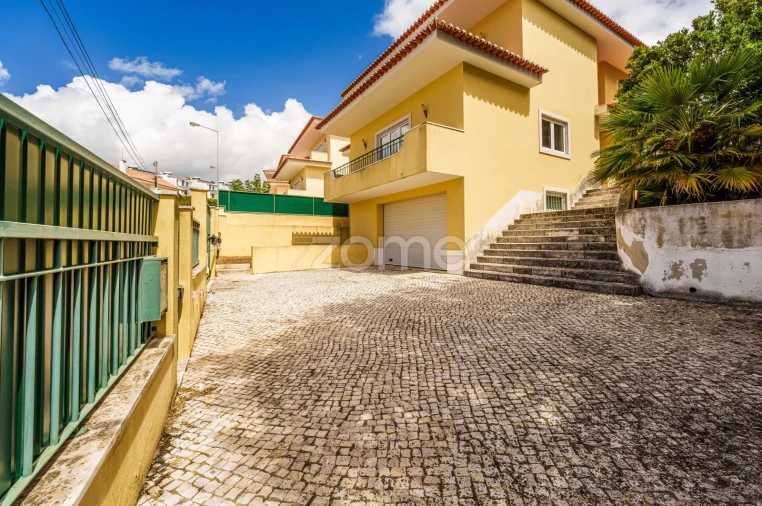 Moradia T4 para Venda em Alcabideche Foto 45