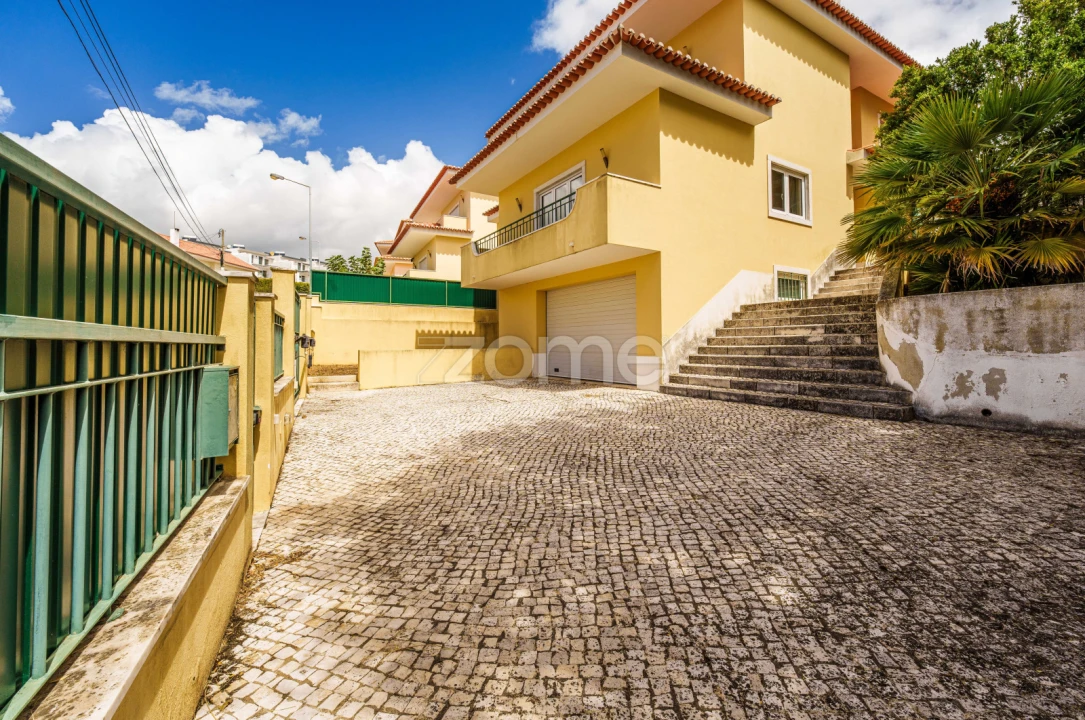 Moradia T4 para Venda em Alcabideche Foto 45