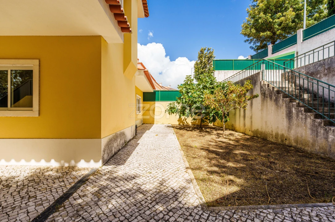 Moradia T4 para Venda em Alcabideche Foto 51