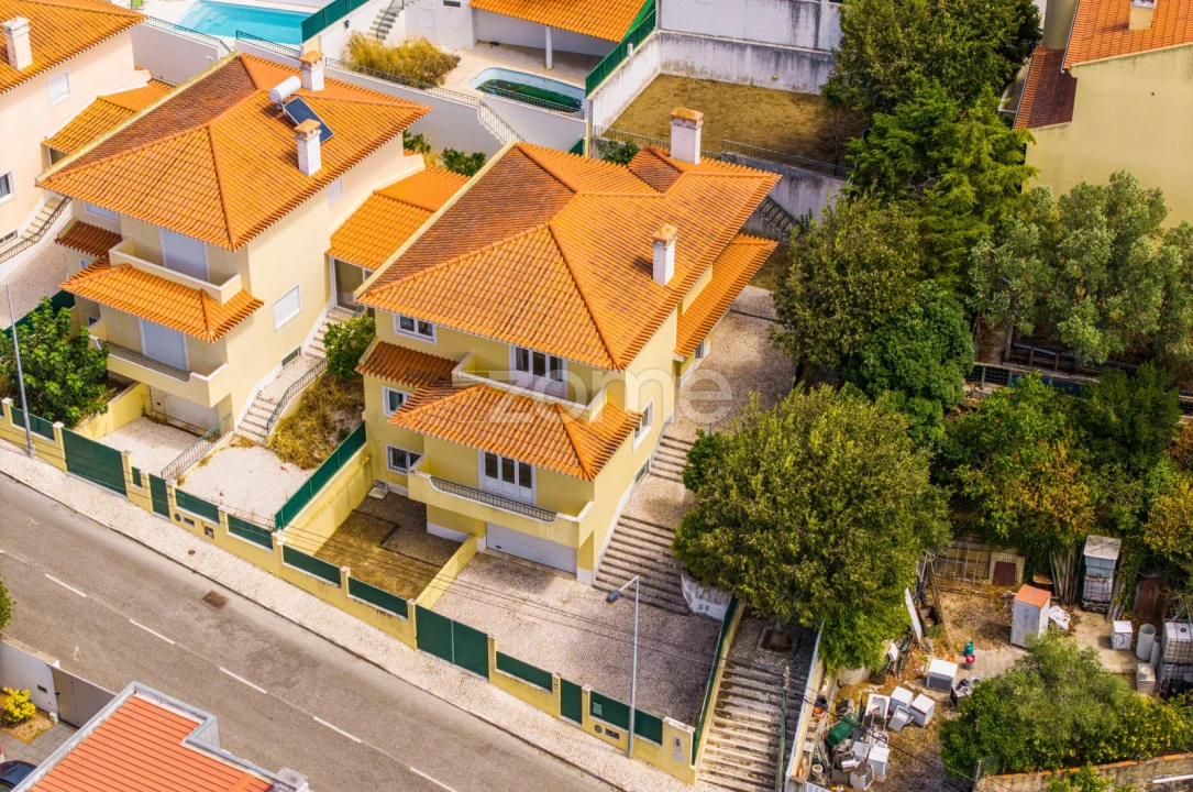 Moradia T4 para Venda em Alcabideche Foto 1