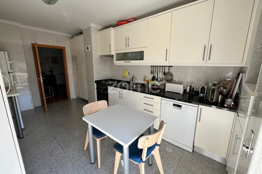 Apartamento T3 para Venda em Viseu Foto 8