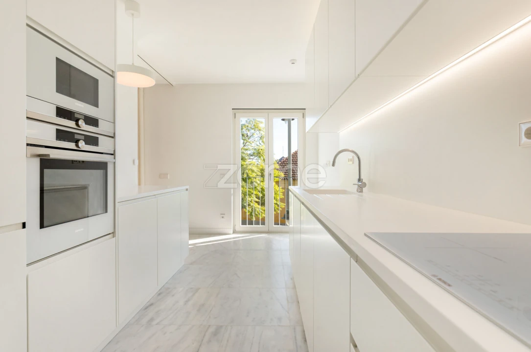 Apartamento T2 para Arrendamento em Ajuda Foto 3