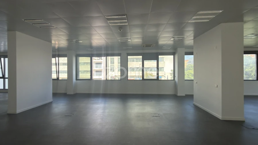 Escritório para Arrendamento em Venteira