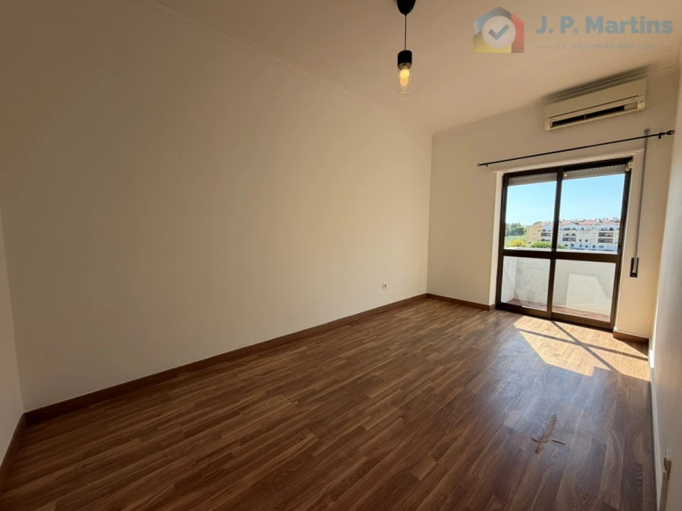 Apartamento T2 para Venda em Barreiro e Lavradio Foto 1