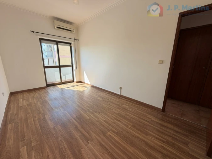 Apartamento T2 para Venda em Barreiro e Lavradio Foto 2