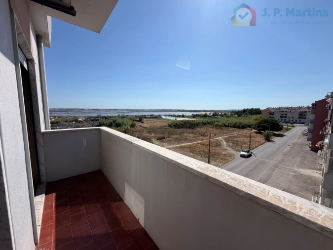 Apartamento T2 para Venda em Barreiro e Lavradio Foto 3