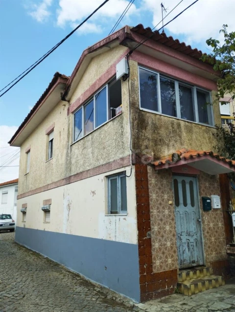 Moradia T0 para Venda em Serzedo e Perosinho