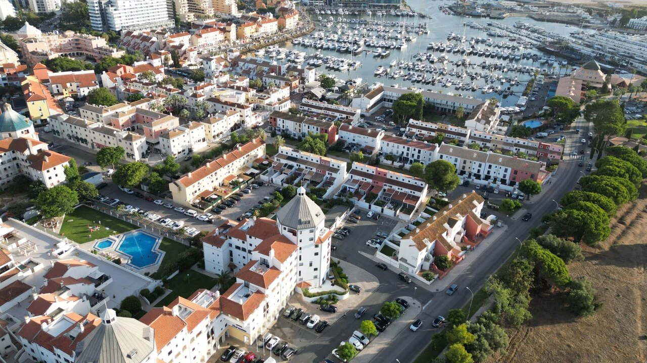 Apartamento T1 para Venda em Quarteira Foto 1