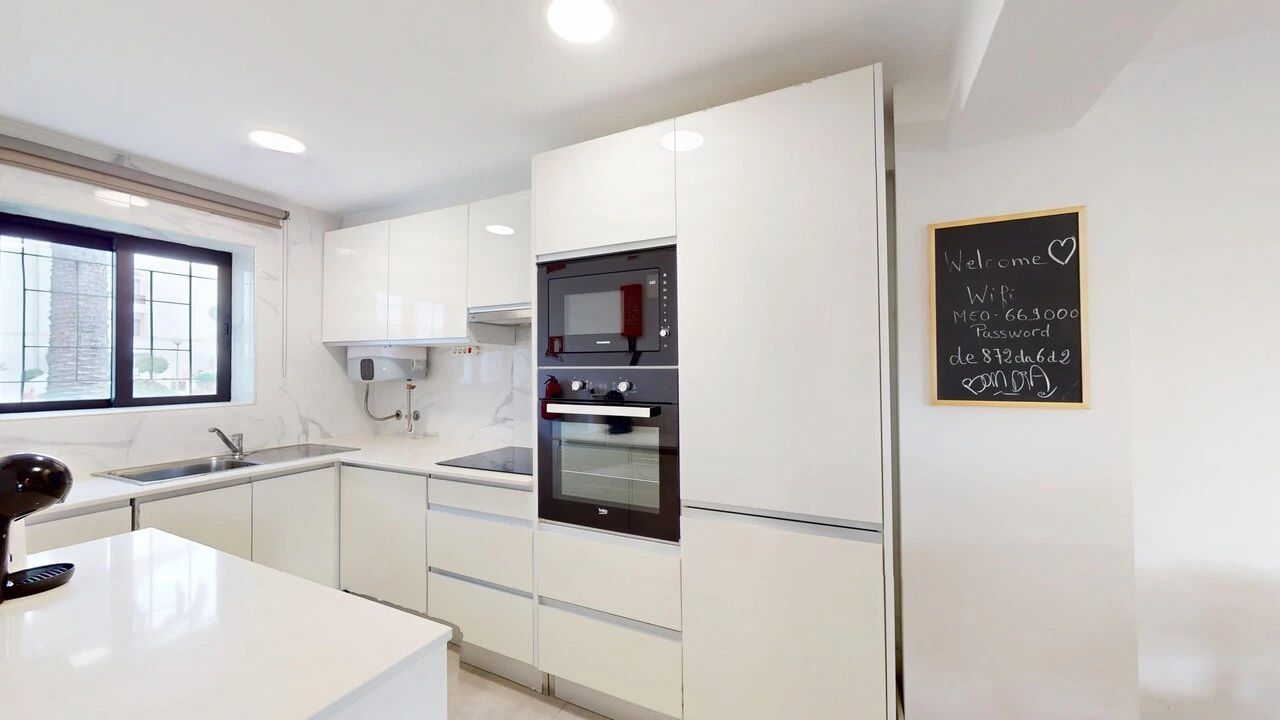 Apartamento T1 para Venda em Quarteira Foto 4