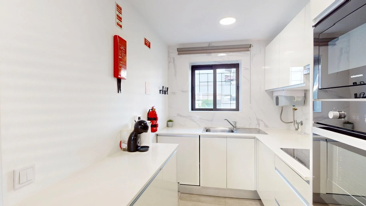 Apartamento T1 para Venda em Quarteira Foto 5