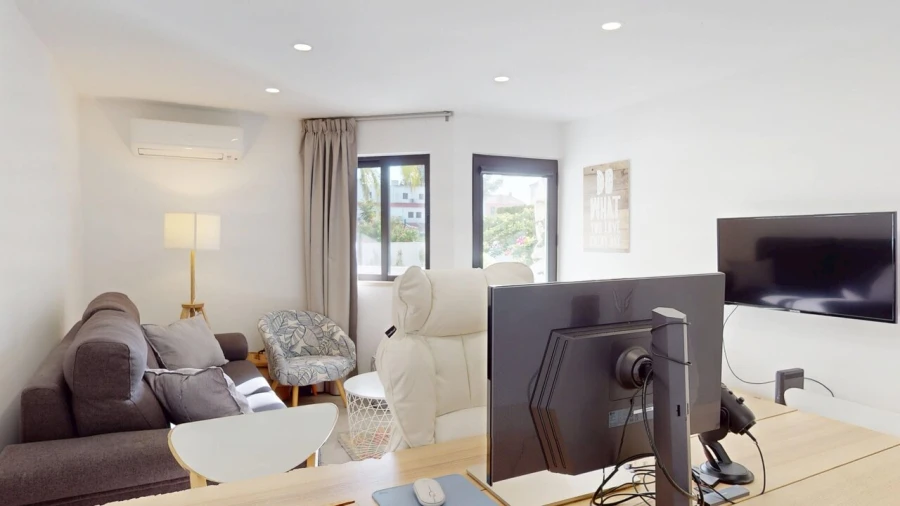 Apartamento T1 para Venda em Quarteira Foto 8